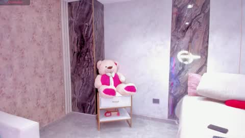 Snapshot of lenathompson chatting on February 26, 2026, 4:22 am Lenathompson online show from February 26, 2026, 4:22 am