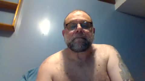 Snapshot of leo71313 chatting on October 20, 2025, 12:00 am leo71313 online show from October 20, 2025, 12:00 am