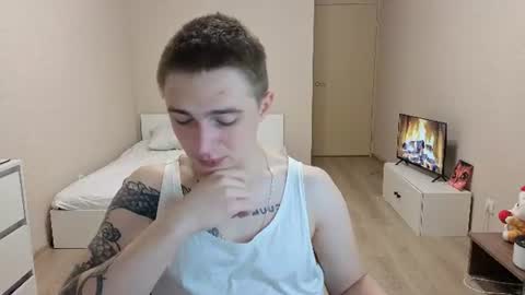 Snapshot of leo__miller chatting on July 21, 2026, 12:24 am LEO online show from July 21, 2026, 12:24 am