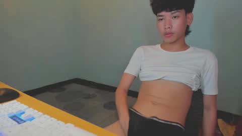 Snapshot of leo_hottiesexyasian chatting on October 5, 2025, 2:59 pm Leo online show from October 5, 2025, 2:59 pm