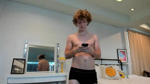 Snapshot of leo_wildd chatting on October 19, 2025, 8:59 am leo_wildd online show from October 19, 2025, 8:59 am