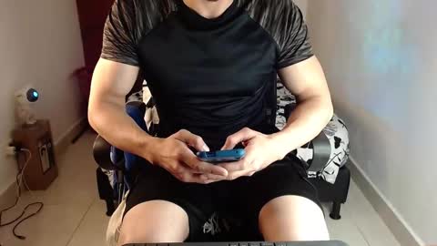 Snapshot of leobardostik chatting on November 16, 2025, 7:52 pm leo online show from November 16, 2025, 7:52 pm