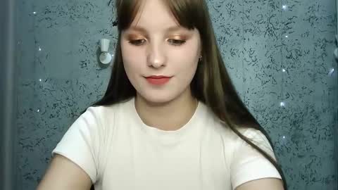 Leonaalove online show from October 29, 2025, 8:49 am