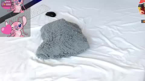 LUCY online show from February 22, 2025, 11:46 pm