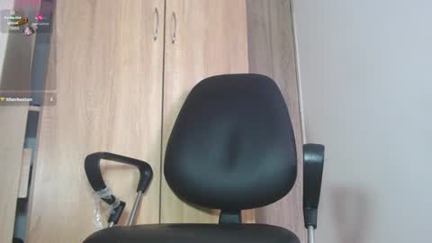 Snapshot of leonal_oconer chatting on July 15, 2026, 5:18 pm iam leonal online show from July 15, 2026, 5:18 pm