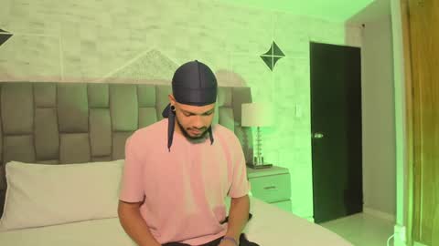 Snapshot of leonardgrant_ chatting on December 23, 2024, 6:44 am Leonard online show from December 23, 2024, 6:44 am