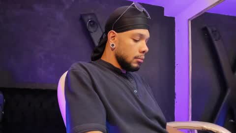 Snapshot of leonardgrant_ chatting on February 25, 2025, 10:18 pm Leonard online show from February 25, 2025, 10:18 pm