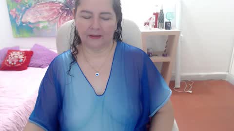 leonela   online show from January 18, 2026, 2:04 am