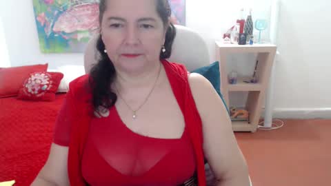 leonela   online show from February 4, 2026, 1:44 am