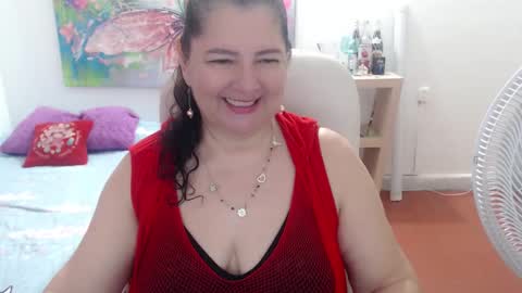 leonela   online show from March 3, 2026, 11:21 pm