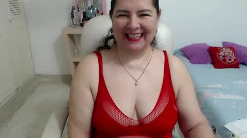 leonela   online show from April 1, 2026, 1:17 am