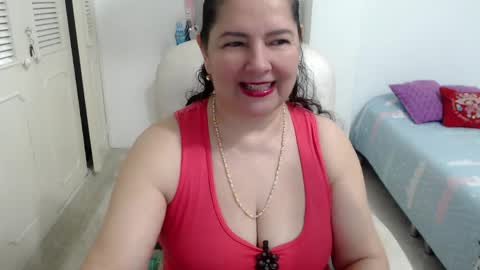 leonela   online show from April 8, 2026, 1:05 am