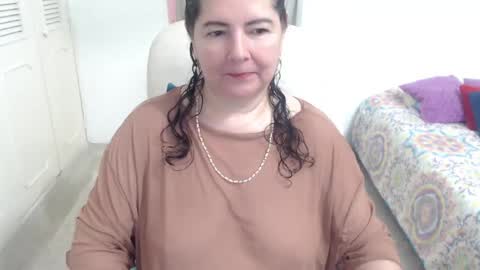leonela   online show from May 9, 2026, 1:44 am