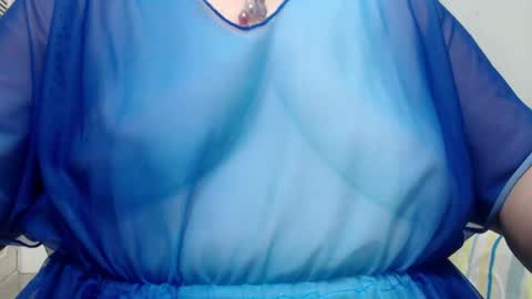 leonela   online show from May 16, 2026, 12:51 am