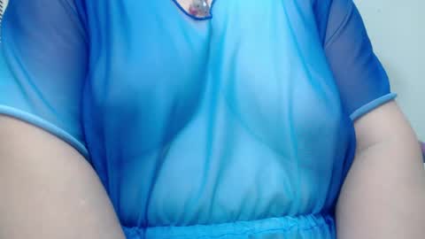 leonela   online show from May 16, 2026, 1:13 am