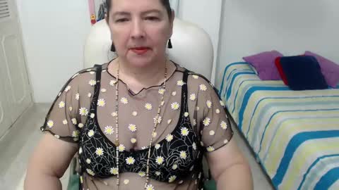 leonela   online show from May 19, 2026, 11:22 pm