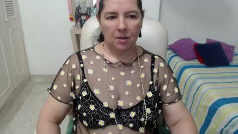 leonela   online show from May 21, 2026, 3:13 am