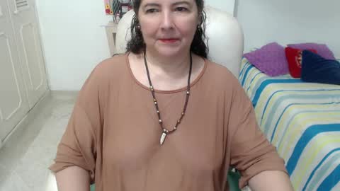 leonela   online show from May 22, 2026, 1:35 am
