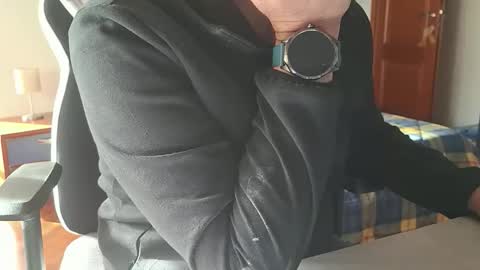 leonida62 online show from December 17, 2025, 9:48 am