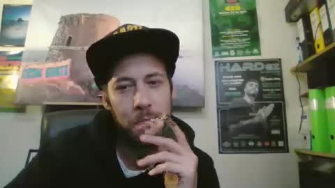 Snapshot of leonidascum chatting on December 3, 2025, 12:58 pm leonidascum online show from December 3, 2025, 12:58 pm