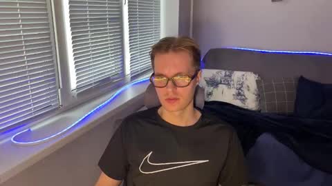 Leon online show from January 9, 2026, 9:12 am