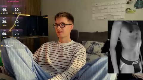 Snapshot of leonnextdoor chatting on February 25, 2026, 10:03 am Leon online show from February 25, 2026, 10:03 am