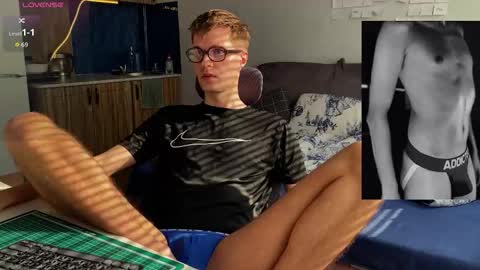 Snapshot of leonnextdoor chatting on February 28, 2026, 7:53 am Leon online show from February 28, 2026, 7:53 am