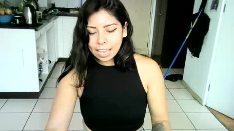 leonorfox online show from July 18, 2026, 4:33 pm