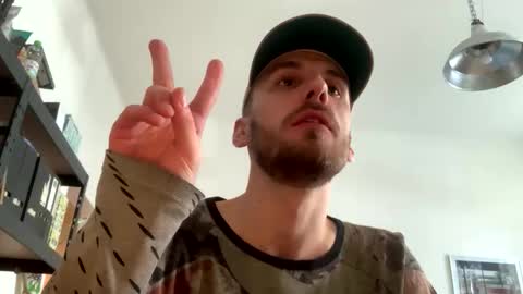 Snapshot of leonvampire chatting on March 5, 2026, 1:40 pm Leon online show from March 5, 2026, 1:40 pm