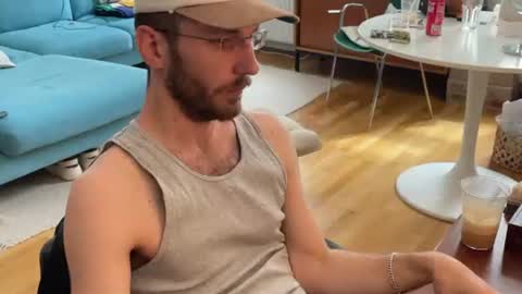 Snapshot of leonvampire chatting on July 7, 2026, 8:29 am Leon online show from July 7, 2026, 8:29 am