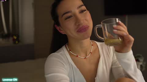 Snapshot of leoramallis chatting on January 4, 2025, 3:28 pm Leora online show from January 4, 2025, 3:28 pm