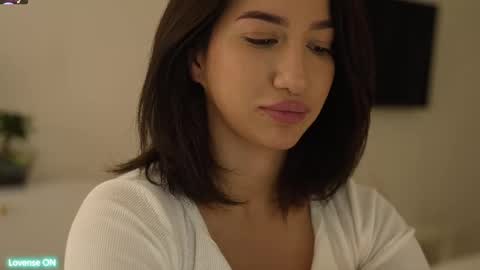 Snapshot of leoramallis chatting on February 22, 2025, 5:13 pm Leora online show from February 22, 2025, 5:13 pm