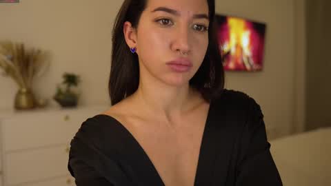 Snapshot of leoramallis chatting on March 2, 2025, 4:21 pm Leora online show from March 2, 2025, 4:21 pm