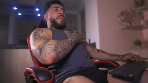 Snapshot of leosalvatore_ chatting on October 27, 2025, 11:31 pm Leo Salvatore online show from October 27, 2025, 11:31 pm