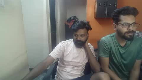 Snapshot of leosbroad chatting on February 17, 2025, 5:10 pm Leo online show from February 17, 2025, 5:10 pm