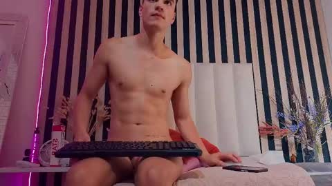 leotease online show from May 15, 2026, 11:45 pm
