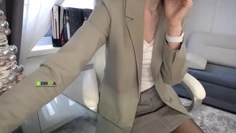 Lera online show from December 4, 2025, 11:19 am