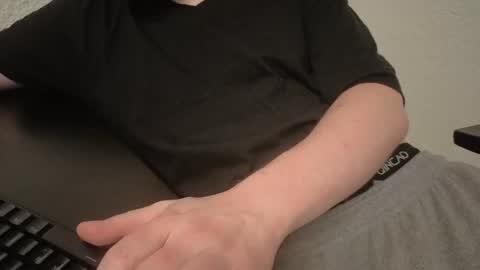 Leroy online show from November 14, 2025, 9:35 pm