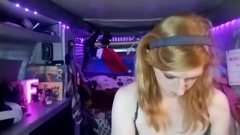 Snapshot of lesleygumgrass chatting on March 2, 2025, 10:48 pm LesleyGumGrass- The Boring Trans girl online show from March 2, 2025, 10:48 pm