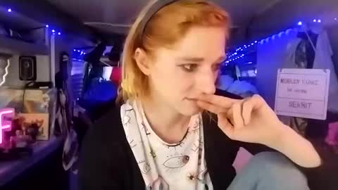 Snapshot of lesleygumgrass chatting on March 4, 2025, 4:09 pm LesleyGumGrass- The Boring Trans girl online show from March 4, 2025, 4:09 pm