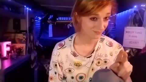 Snapshot of lesleygumgrass chatting on March 5, 2025, 12:59 am LesleyGumGrass- The Boring Trans girl online show from March 5, 2025, 12:59 am