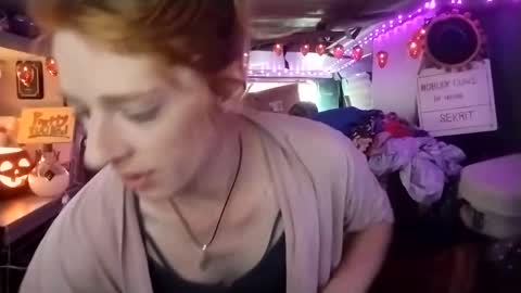 Snapshot of lesleygumgrass chatting on October 4, 2025, 2:15 pm LesleyGumGrass- The Boring Trans girl online show from October 4, 2025, 2:15 pm