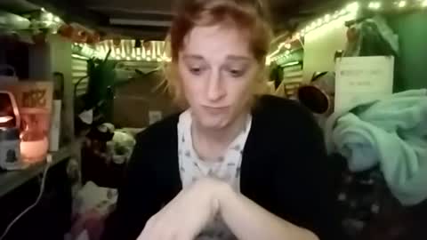 Snapshot of lesleygumgrass chatting on November 10, 2025, 12:09 am LesleyGumGrass- The Boring Trans girl online show from November 10, 2025, 12:09 am