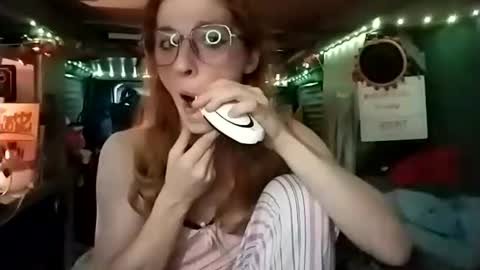 Snapshot of lesleygumgrass chatting on November 20, 2025, 8:30 pm LesleyGumGrass- The Boring Trans girl online show from November 20, 2025, 8:30 pm