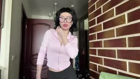 Snapshot of lesleypowderly chatting on July 24, 2026, 8:34 am lesleypowderly online show from July 24, 2026, 8:34 am