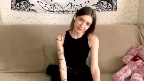 Snapshot of lesleytargett chatting on November 5, 2025, 11:21 am Sia online show from November 5, 2025, 11:21 am