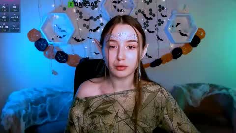 leslie_bird online show from October 21, 2025, 11:00 am