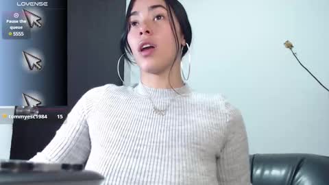 leslie  online show from January 29, 2025, 11:56 pm