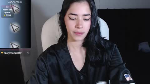 leslie  online show from February 26, 2025, 11:04 pm