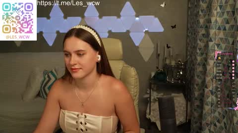 LeslieKorfs online show from November 4, 2025, 10:20 pm